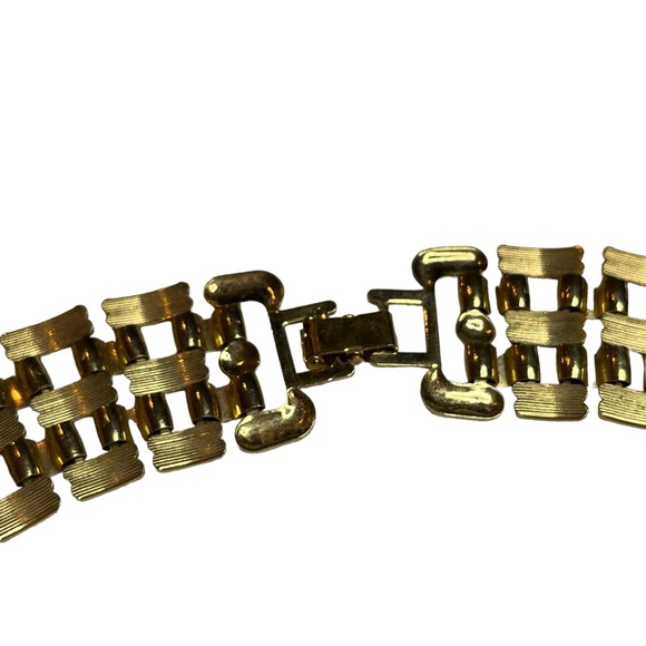 Vintage Panther Link Collar Necklace, Gold-Tone Metal - Picture 3 of 9